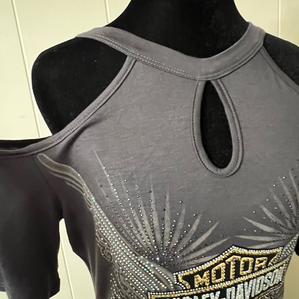 Harley Davidson top charmed wings cold shoulder keyhole medium NWT - Picture 4 of 14